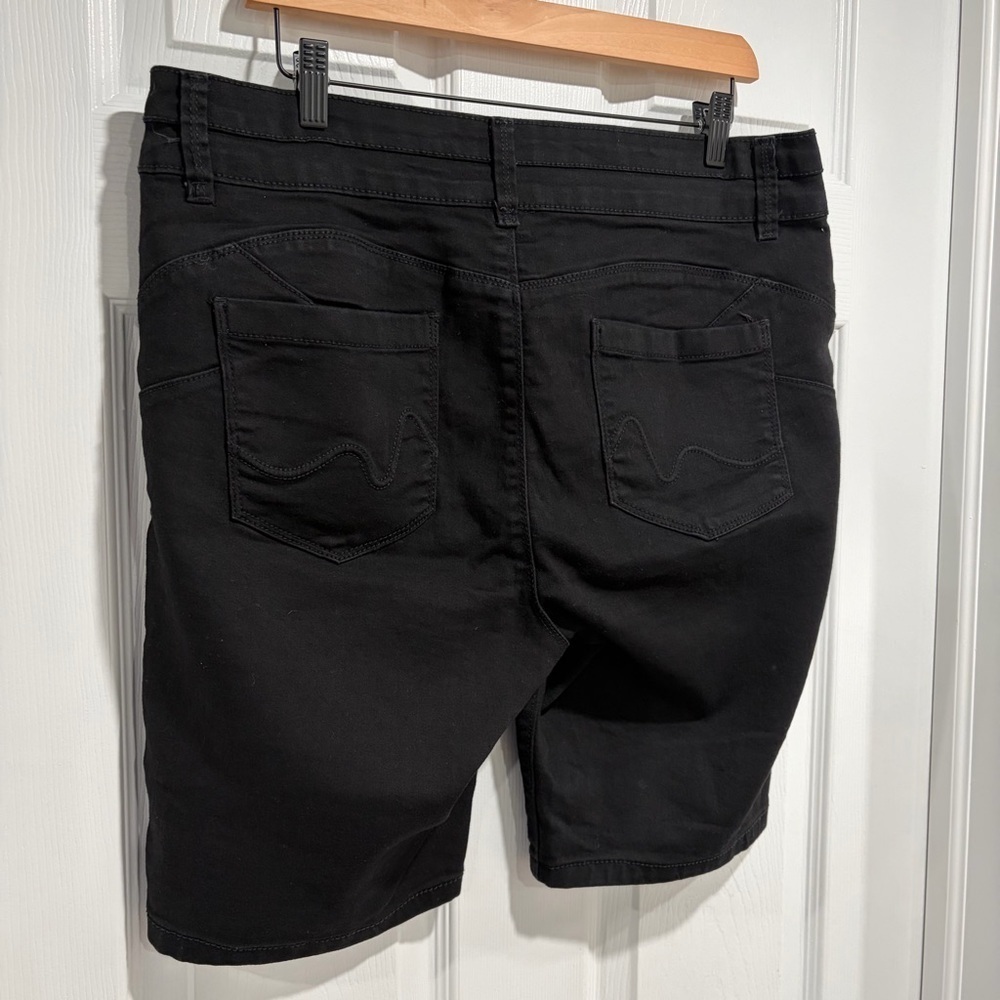 2/$25 Suko Jeans Women's Black Denim Bermudas Shorts with Shorts - Picture 6 of 8